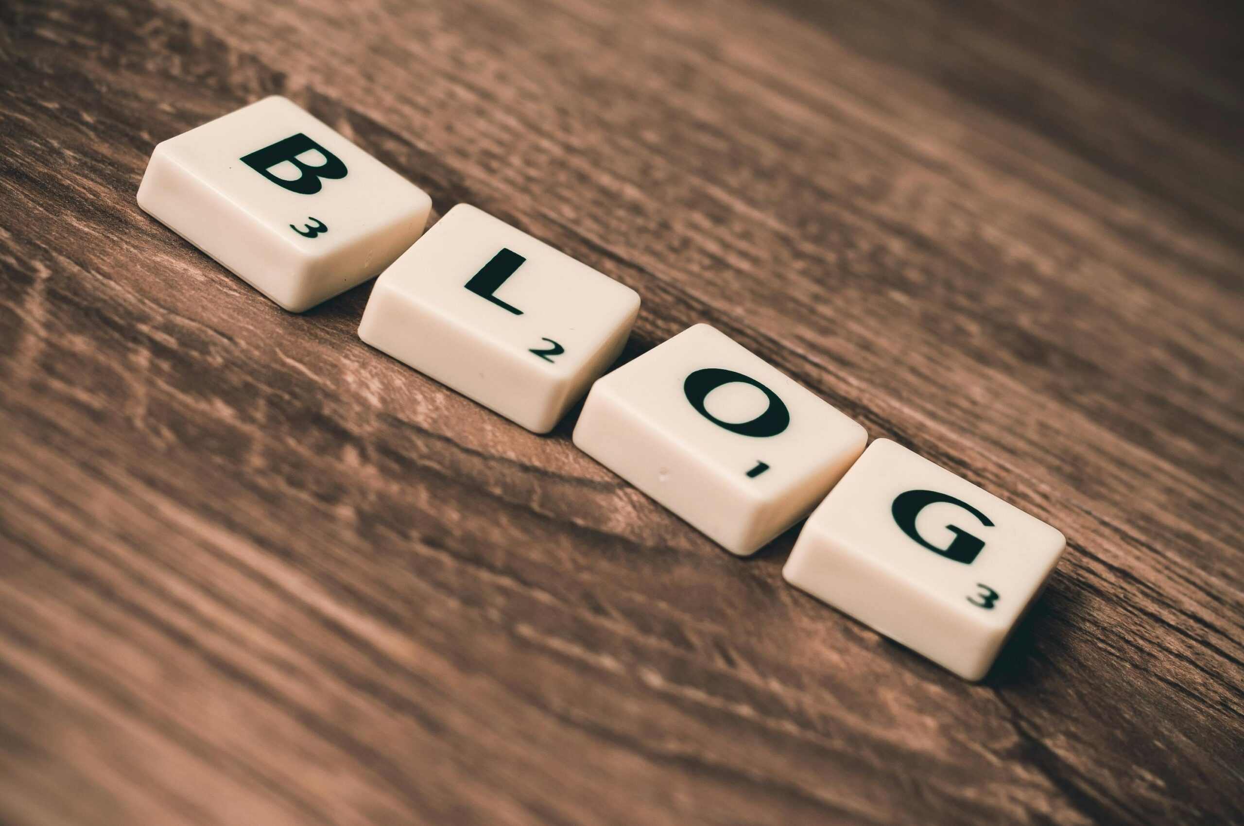 How to earn money online through blogging